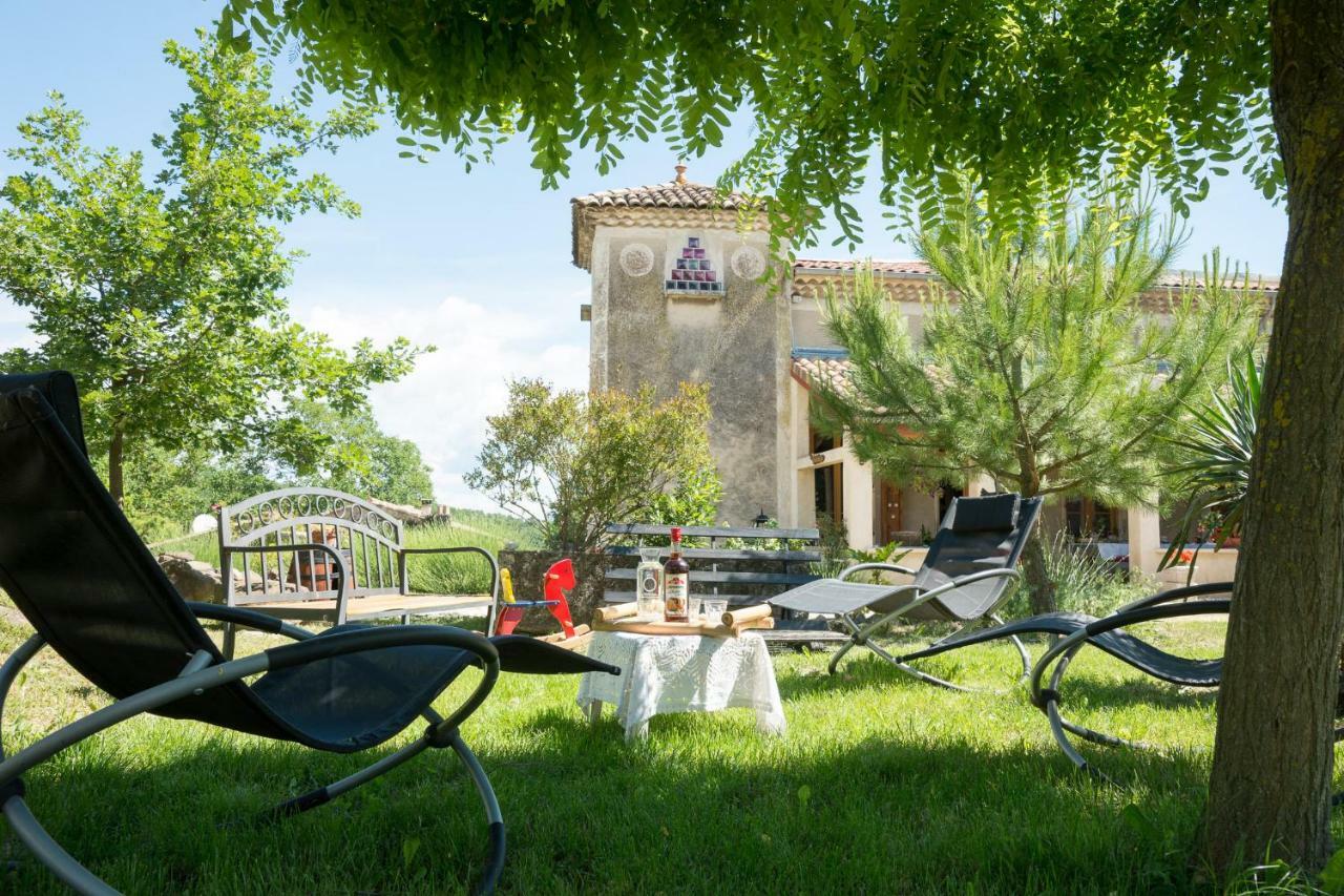 "Il Etait Une Soie..." Hotel Saint-Vincent-de-Barres Exterior photo